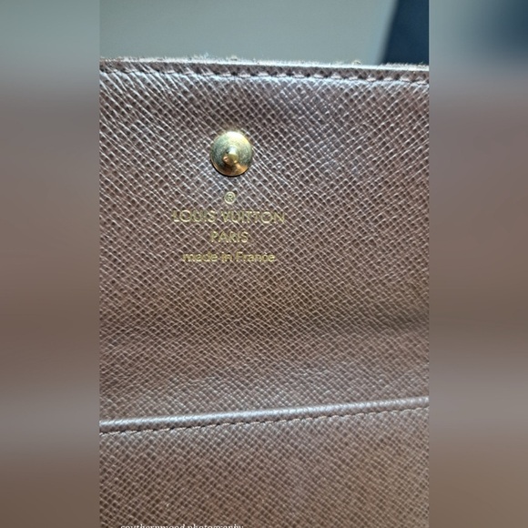Louis Vuitton Gray Monogram Wallet - Picture 9 of 15